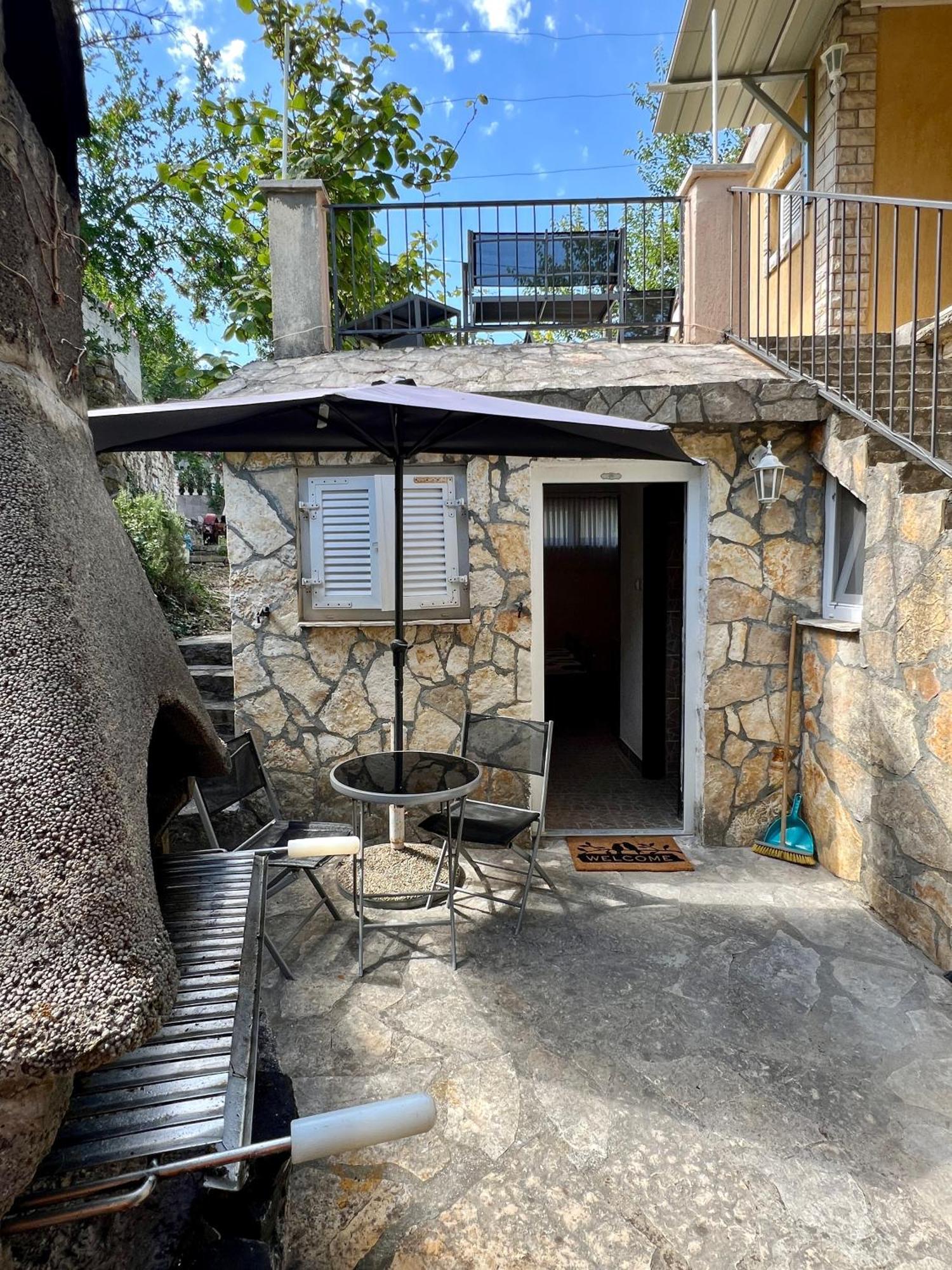 Apartmani Lidija Karin Donji Donji Karin Exterior photo